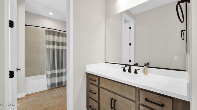 1932 W ROWEL Road, Phoenix, AZ 85085