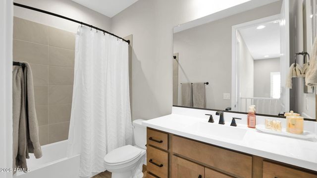 1932 W ROWEL Road, Phoenix, AZ 85085