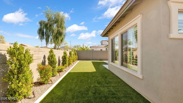 1932 W ROWEL Road, Phoenix, AZ 85085