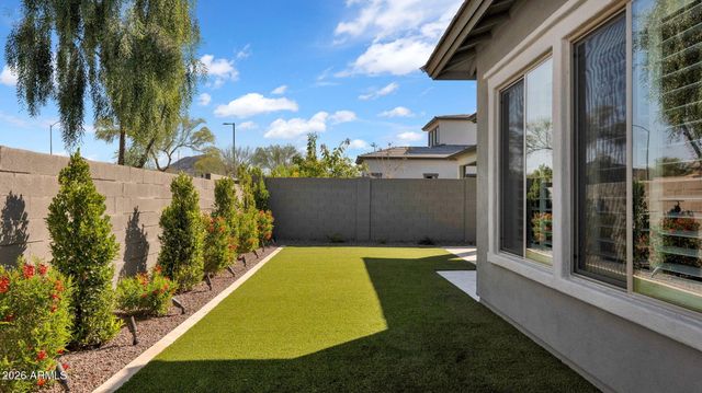 1932 W ROWEL Road, Phoenix, AZ 85085