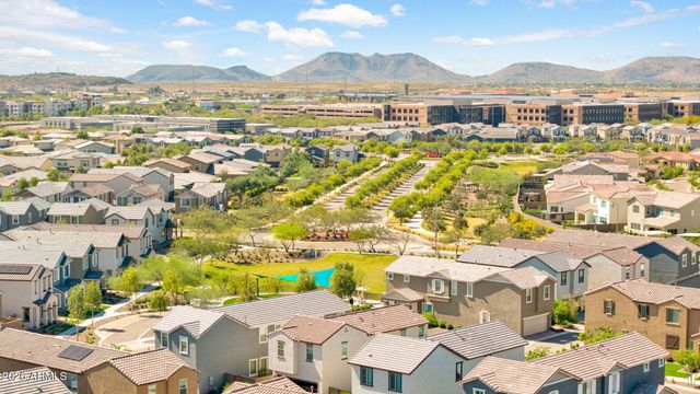 1932 W ROWEL Road, Phoenix, AZ 85085