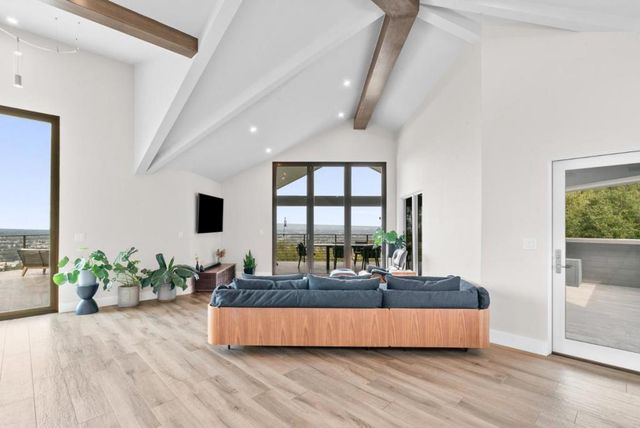 17808 Tourney Road, Los Gatos, CA 95030
