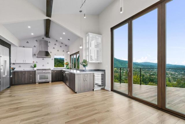 17808 Tourney Road, Los Gatos, CA 95030
