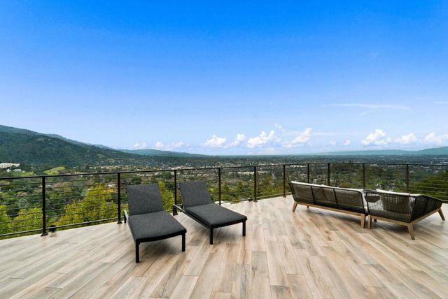 17808 Tourney Road, Los Gatos, CA 95030