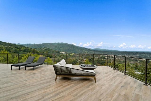 17808 Tourney Road, Los Gatos, CA 95030