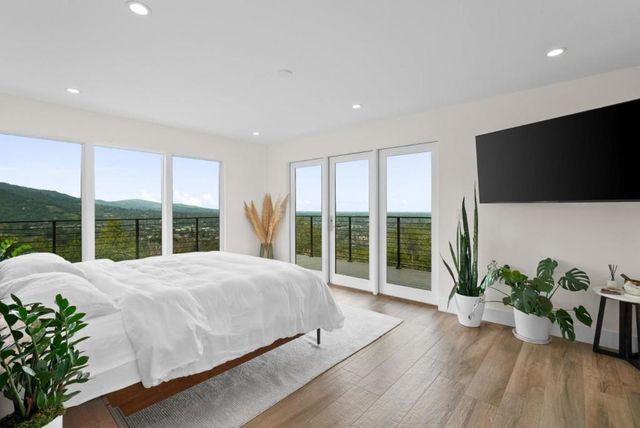 17808 Tourney Road, Los Gatos, CA 95030