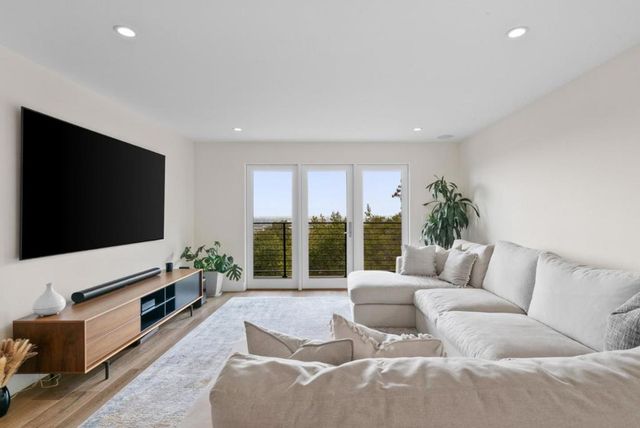 17808 Tourney Road, Los Gatos, CA 95030