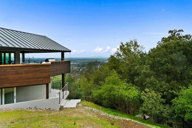 17808 Tourney Road, Los Gatos, CA 95030