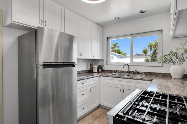 4560 Derrick Drive, San Diego, CA 92117