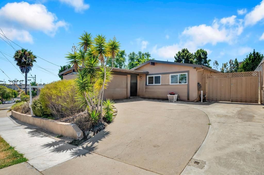 4560 Derrick Drive, San Diego, CA 92117