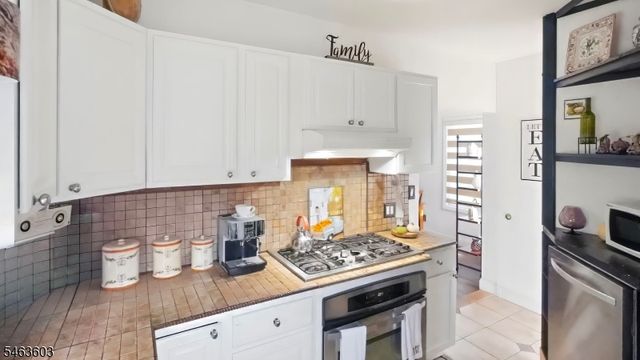 355 Burgess Pl, Clifton City, NJ 07011