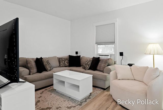 354 W 21st Street, Holland City, MI 49423