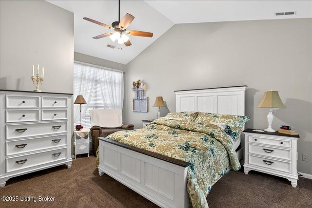 6400 Rivers End Dr, Louisville, KY 40258