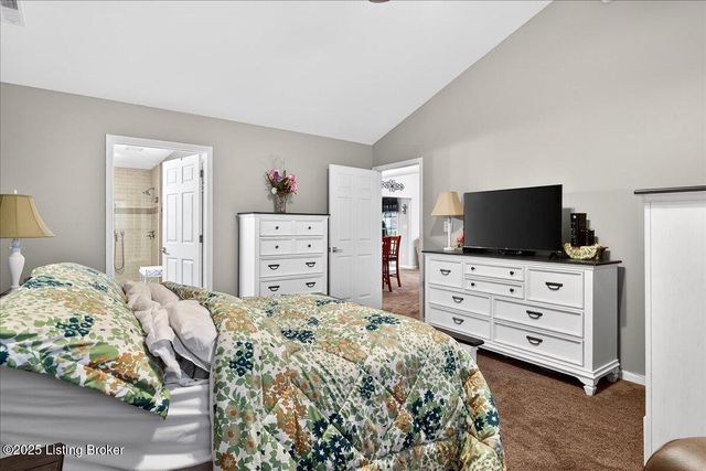 6400 Rivers End Dr, Louisville, KY 40258