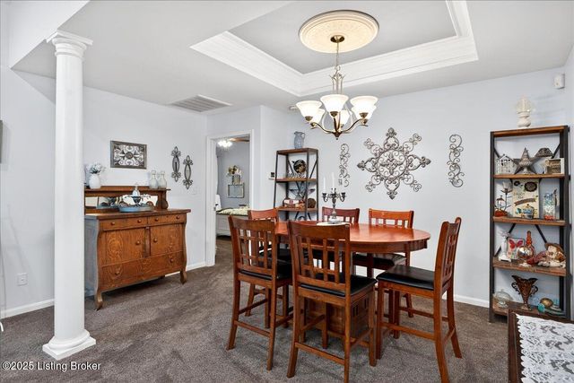 6400 Rivers End Dr, Louisville, KY 40258