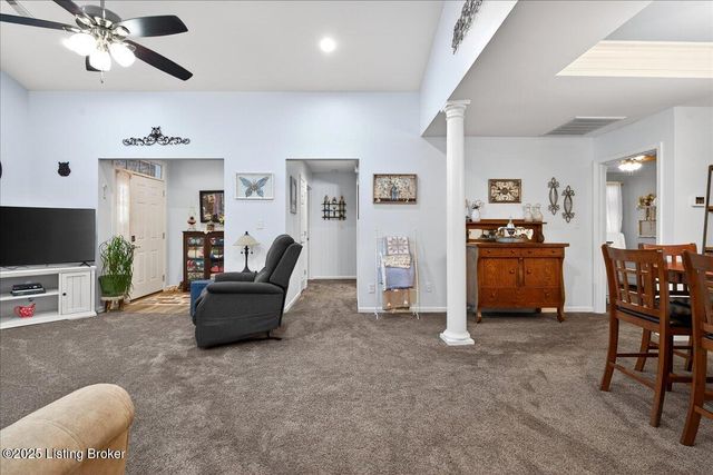 6400 Rivers End Dr, Louisville, KY 40258