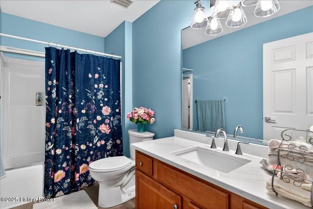 6400 Rivers End Dr, Louisville, KY 40258