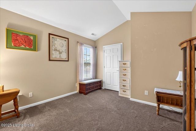 6400 Rivers End Dr, Louisville, KY 40258