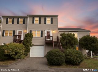 113 Summit Commons 113, Derby, CT 06418