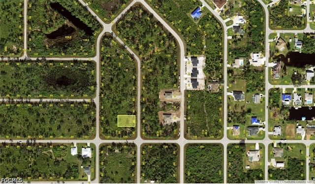 3359 El Salvador RD, Port Charlotte, FL 33981
