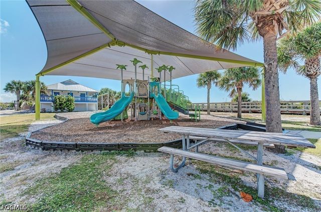 3359 El Salvador RD, Port Charlotte, FL 33981