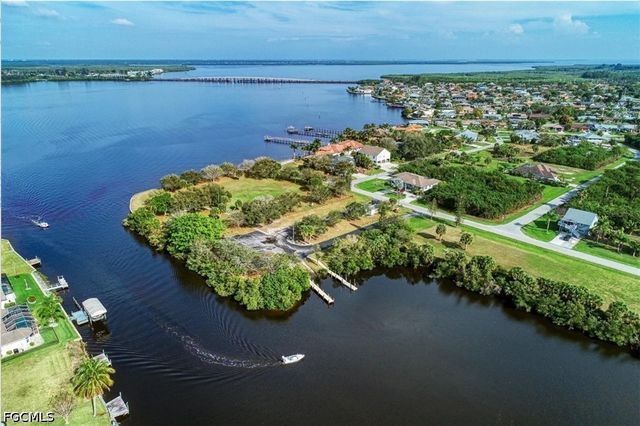 3359 El Salvador RD, Port Charlotte, FL 33981