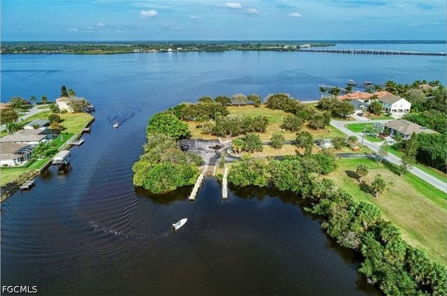 3359 El Salvador RD, Port Charlotte, FL 33981