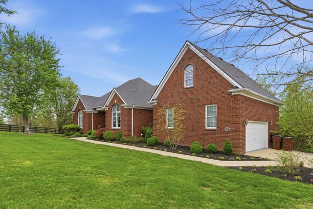 915 Country Oaks Drive, Richmond, KY 40475