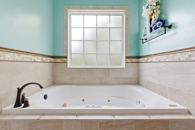 915 Country Oaks Drive, Richmond, KY 40475