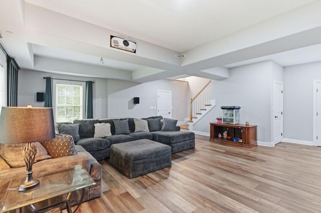 915 Country Oaks Drive, Richmond, KY 40475