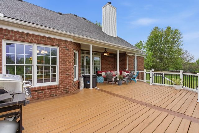 915 Country Oaks Drive, Richmond, KY 40475