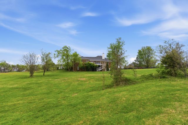 915 Country Oaks Drive, Richmond, KY 40475