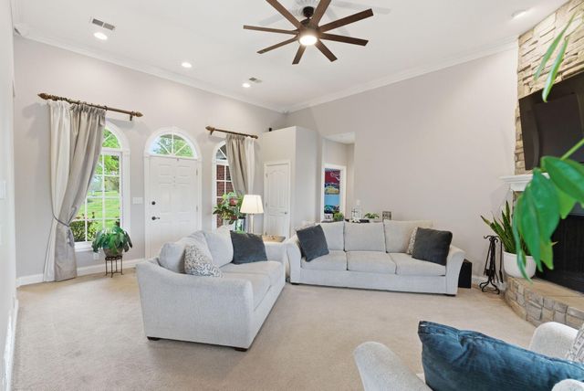 915 Country Oaks Drive, Richmond, KY 40475