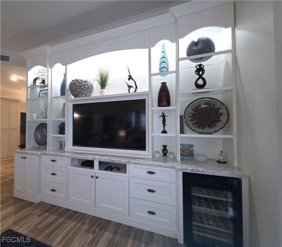 4198 Bay Beach LN 1H1, Fort Myers Beach, FL 33931