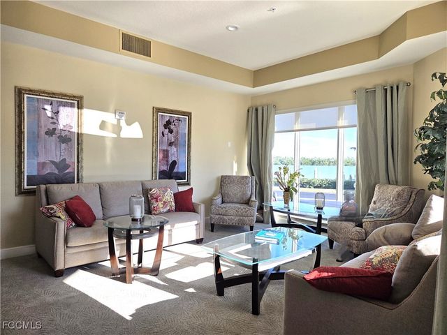 4198 Bay Beach LN 1H1, Fort Myers Beach, FL 33931