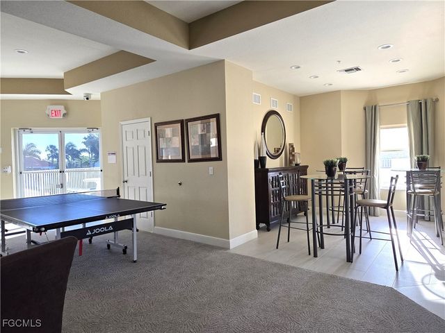 4198 Bay Beach LN 1H1, Fort Myers Beach, FL 33931