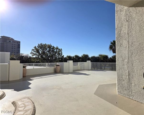 4198 Bay Beach LN 1H1, Fort Myers Beach, FL 33931