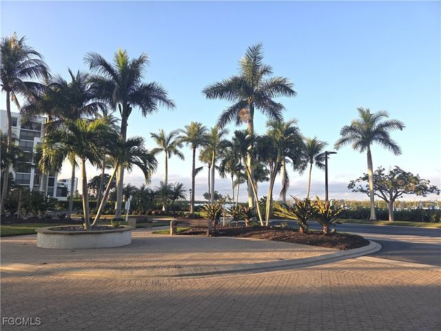 4198 Bay Beach LN 1H1, Fort Myers Beach, FL 33931