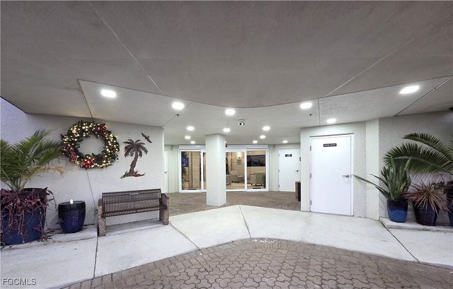 4198 Bay Beach LN 1H1, Fort Myers Beach, FL 33931