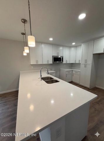 8635 CRYSTALLINE Lane, Jacksonville, FL 32221
