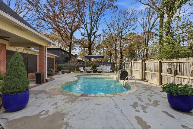 28 Hayfield Road, Little Rock, AR 72207