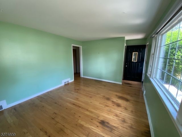 260 Merchants Ave, South Plainfield Boro, NJ 07080