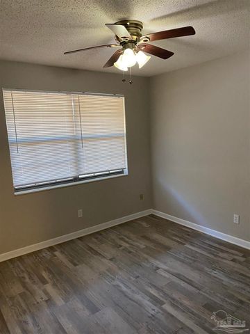 6005 Muldoon Rd, Pensacola, FL 32526