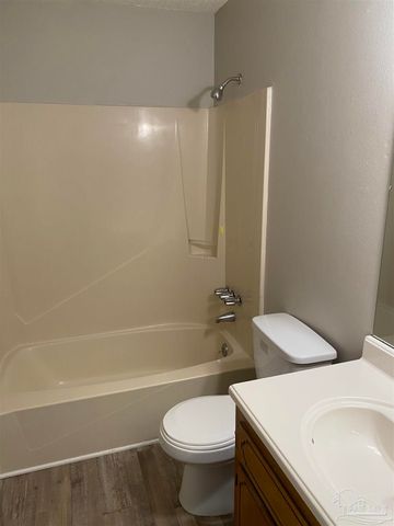 6005 Muldoon Rd, Pensacola, FL 32526