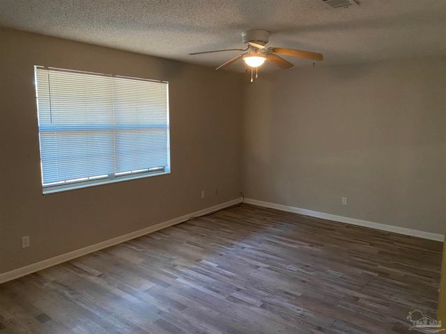 6005 Muldoon Rd, Pensacola, FL 32526