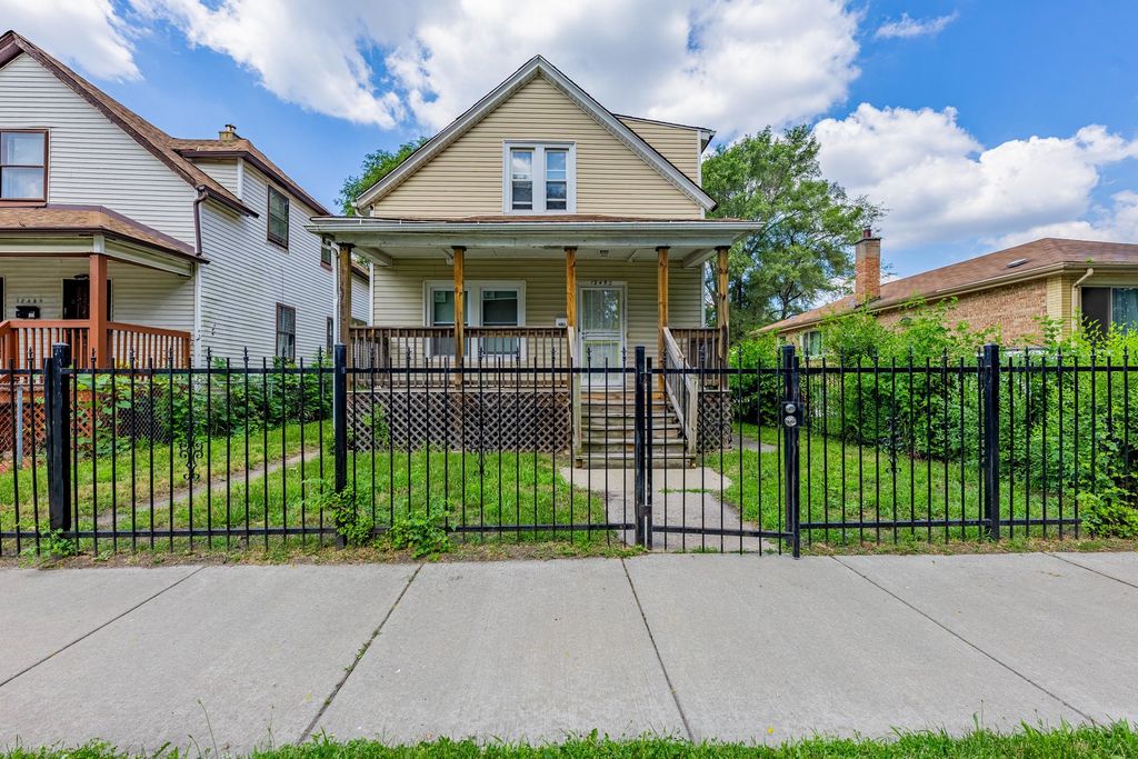 12452 S Eggleston Avenue, Chicago, IL 60628