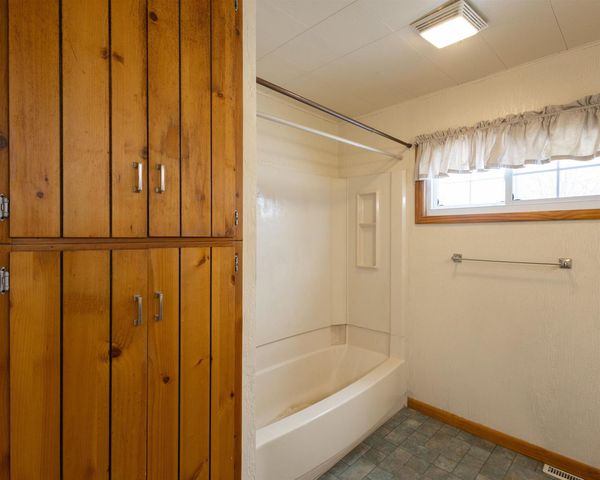 259 N WASHINGTON STREET, Oconto Falls, WI 54154