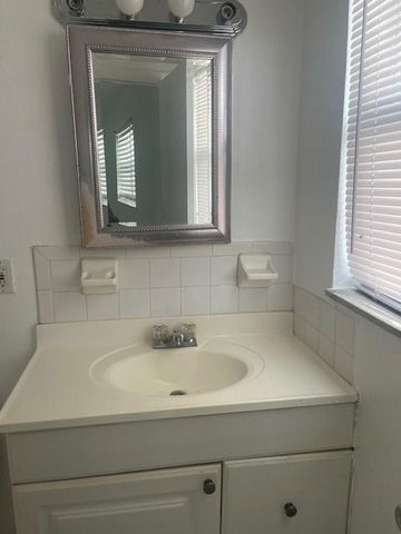 900 NE 26 ST 15, Wilton Manors, FL 33305