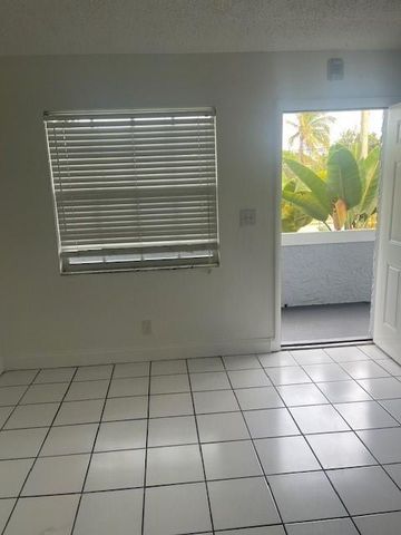 900 NE 26 ST 15, Wilton Manors, FL 33305
