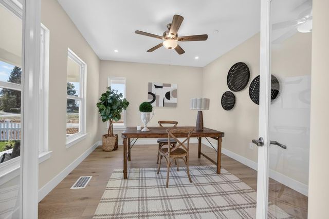 25265 Carlsbad Ave, Davis, CA 95616